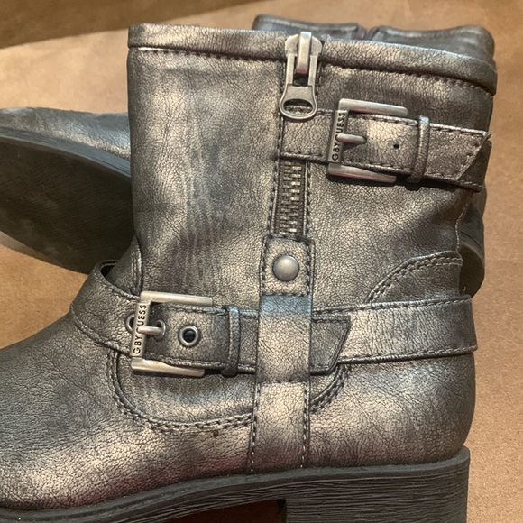 Ladies Guess Pewter Boots, EUC, Size 7 1/2 - Picture 5 of 8
